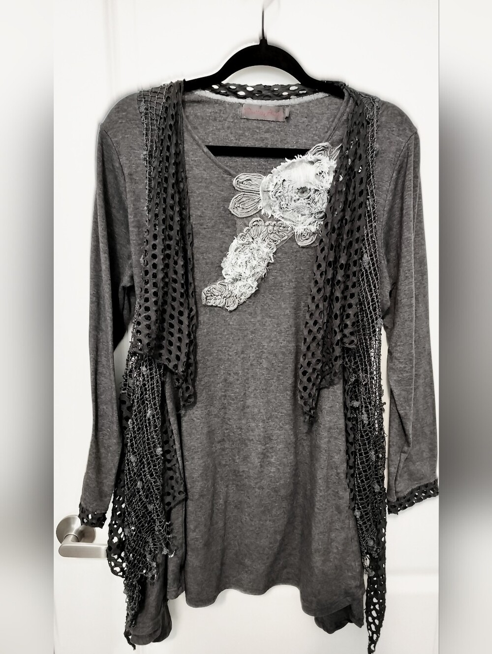 Pretty Angel Women's XL charcoal gray, distressed floral lace
